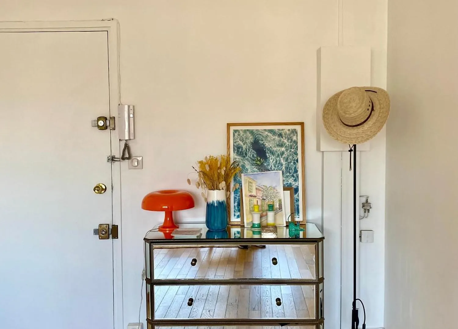 Apartment In Montmartre